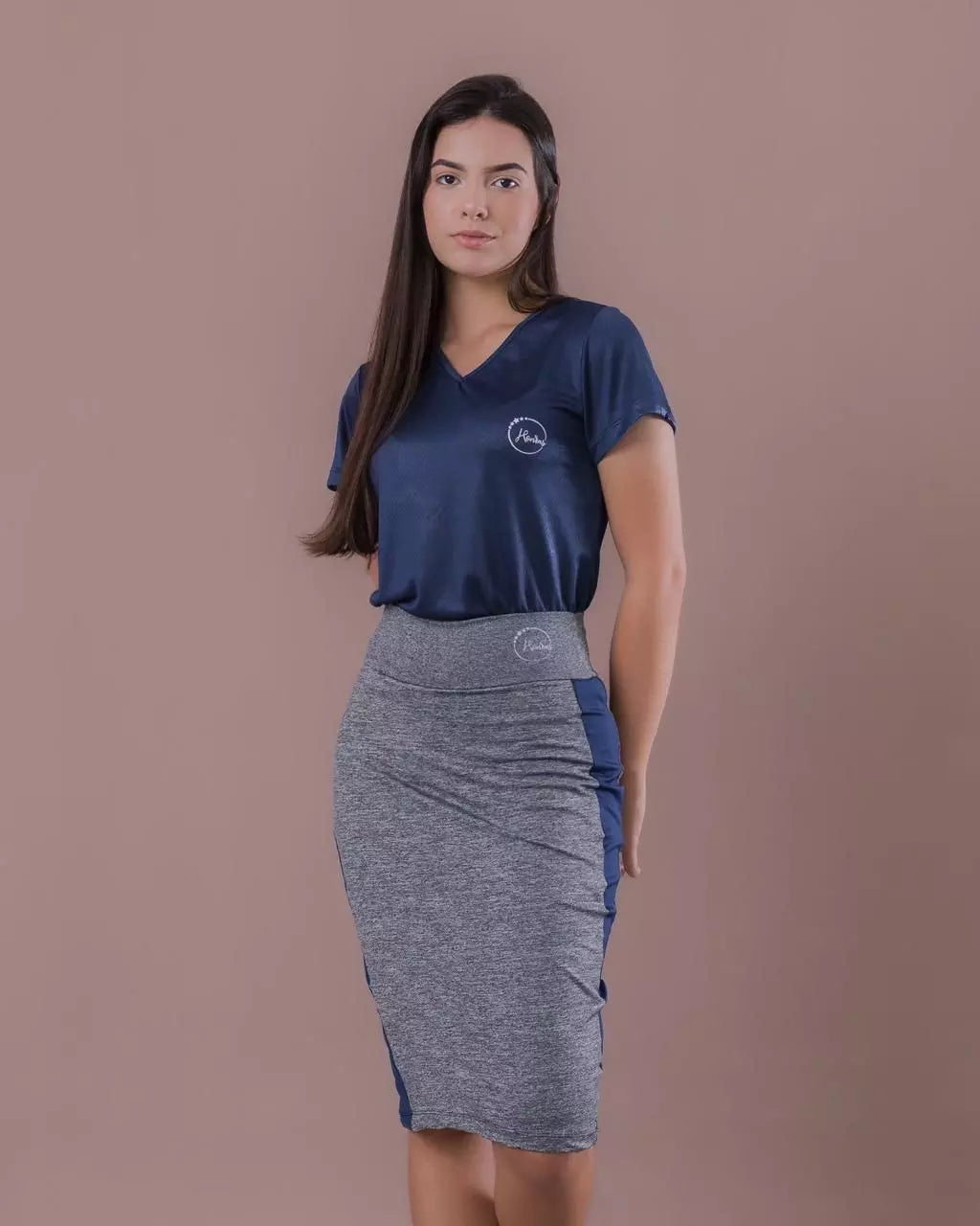 Conjunto Camisa e Midi Saia Basic