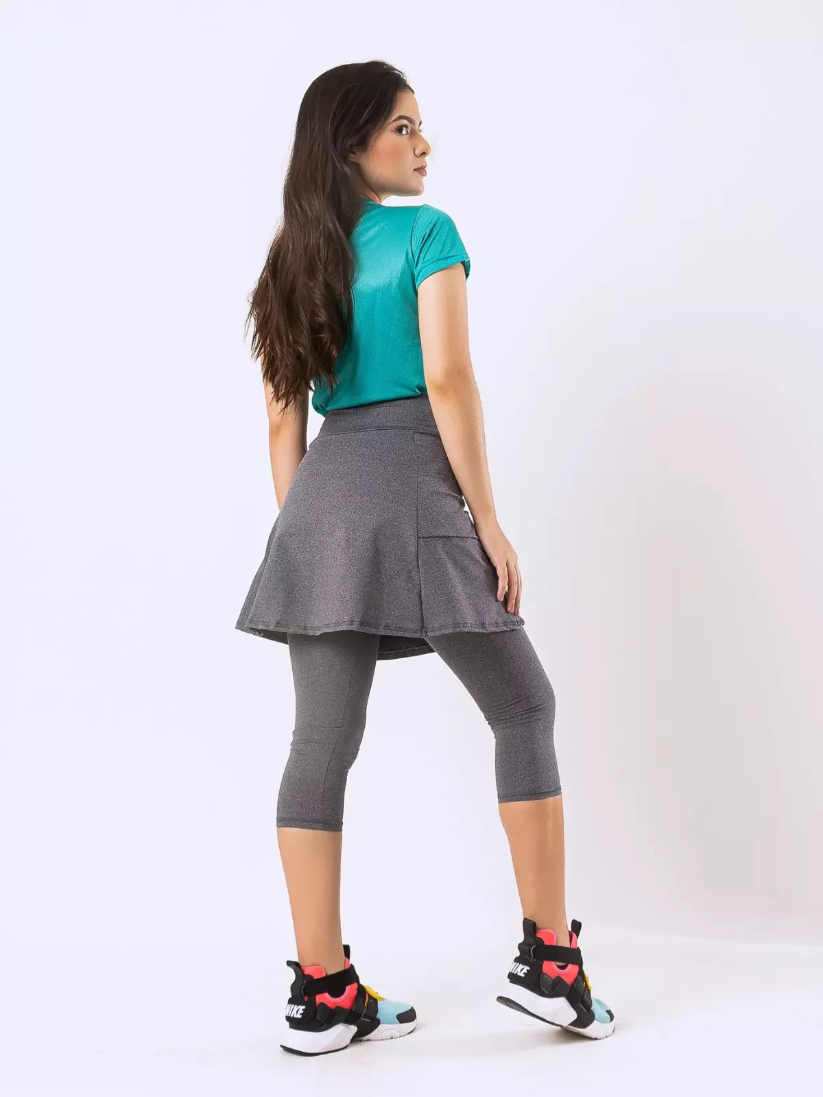 Conjunto Camisa e Capri Saia Basic
