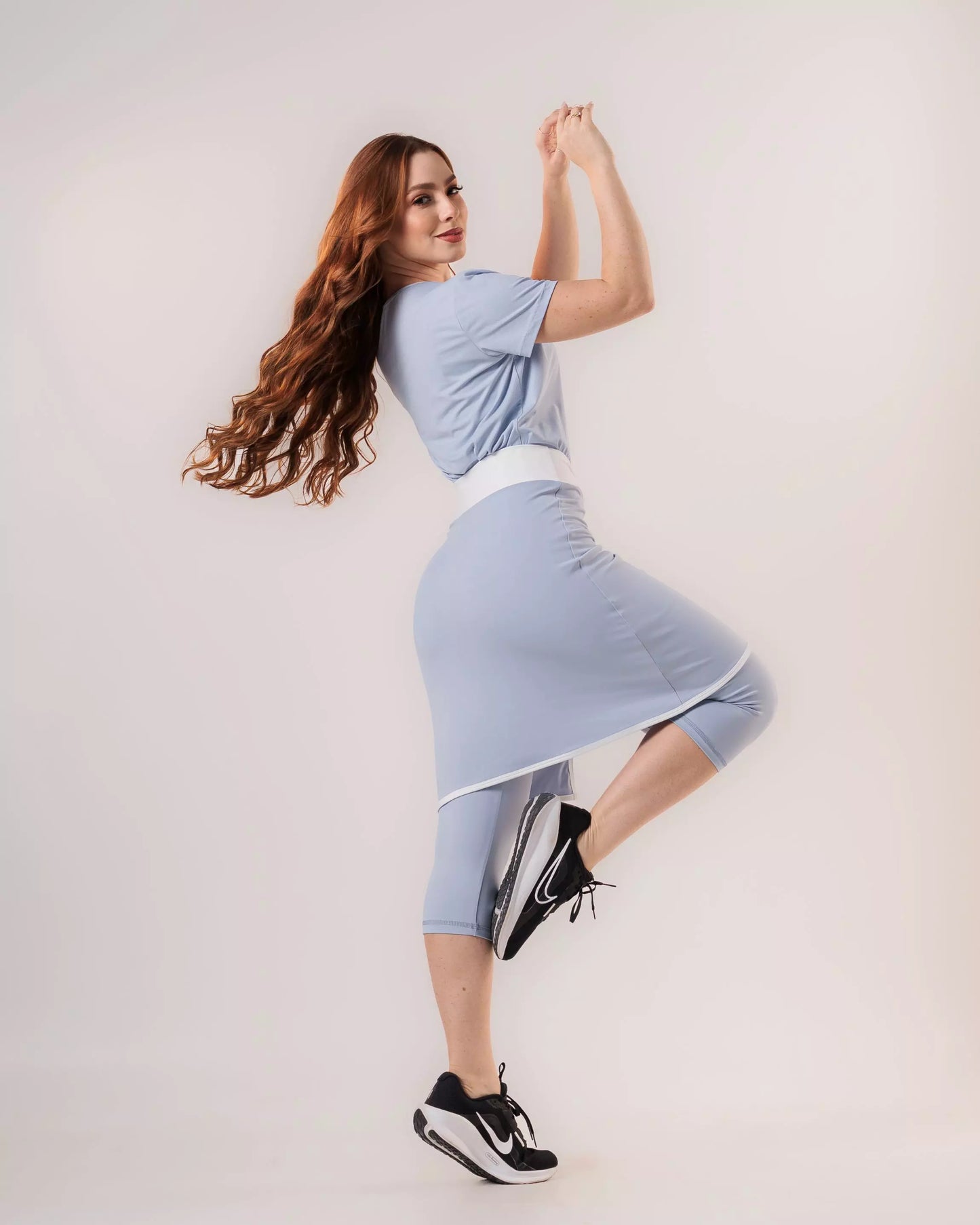 Conjunto Camisa e Capri Saia Enviesada Poliamida