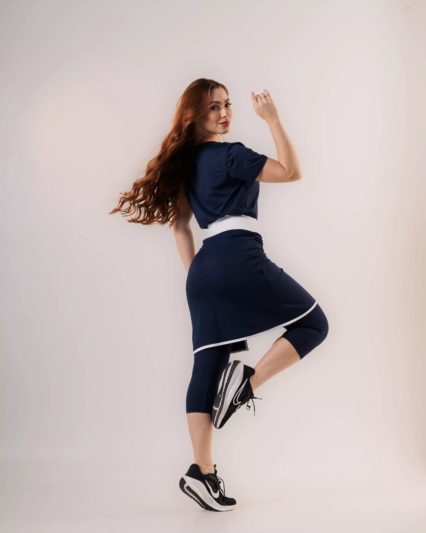 Conjunto Camisa e Capri Saia Enviesada Poliamida